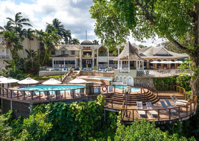 This Royal Plantation, pool area, back of resort.
