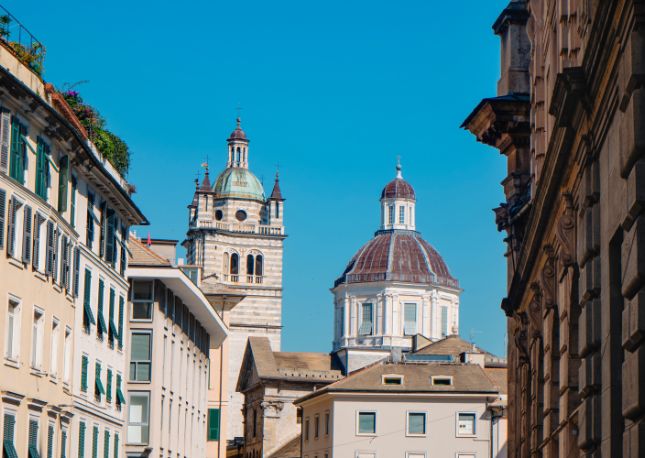 Visit the most important church in Genoa, San Lorenzo Cathedral, built in the 11th century and the guardian of the ashes of the patron saint of the city.